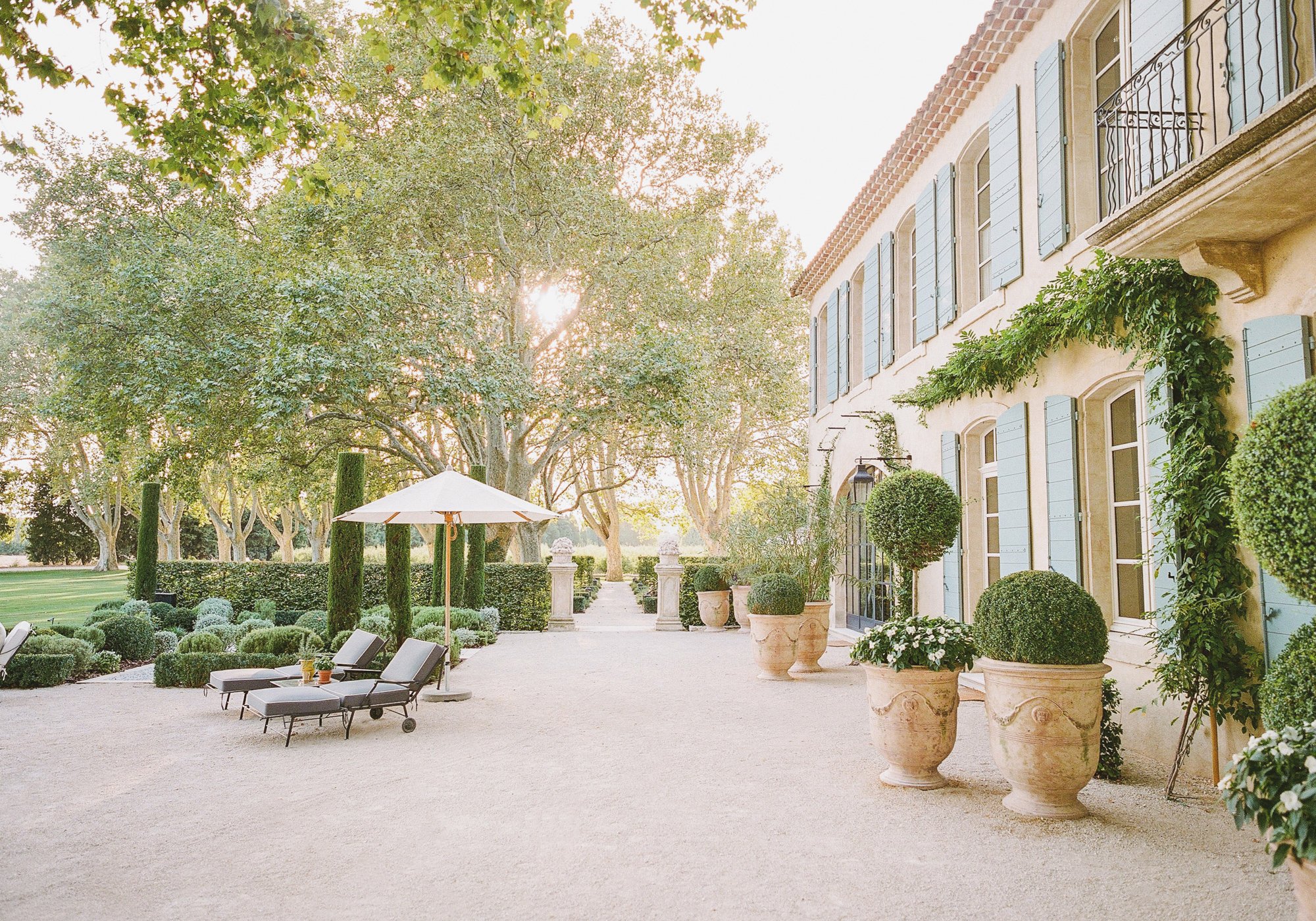 8-Provence-luxury-villa-rental-outdoor-lounge-PR1002.jpg